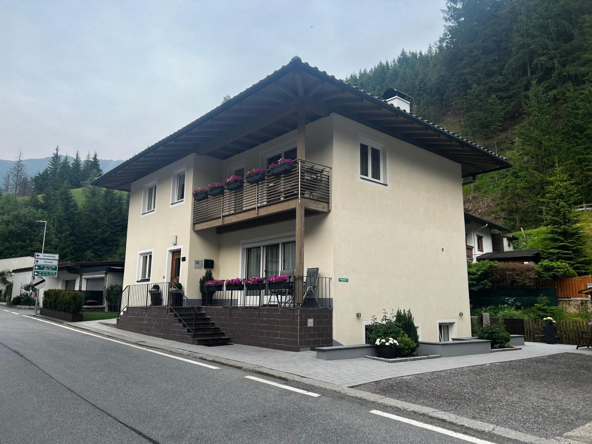 Apartment Dolomitenheim